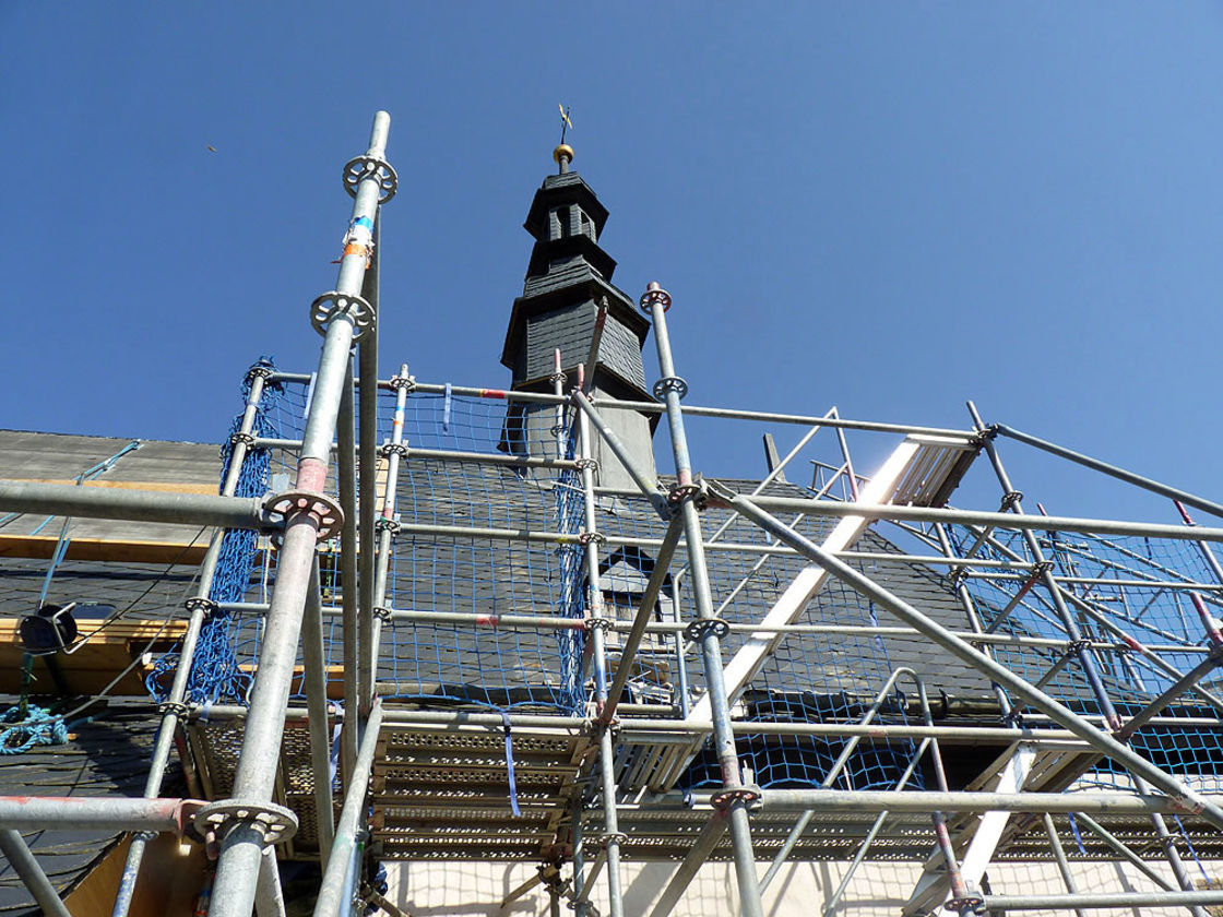 Gerüstabbau am Türmchen (Foto: Karl-Franz Thiede)